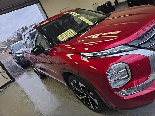 2024 Mitsubishi Outlander 