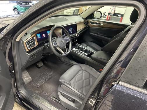 2024 Volkswagen Atlas 2.0T SE