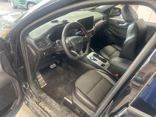 AGATE BLACK METALLIC 2023 Ford Escape ST-LINE