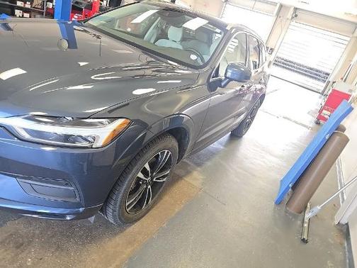 Denim Blue Metallic 2020 Volvo XC60 T5 MOMENTUM