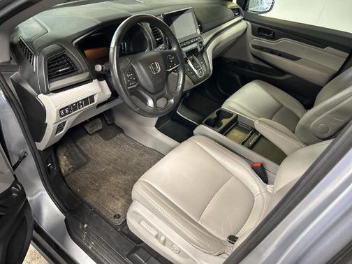 Lunar Silver Metallic 2024 Honda Odyssey EX-L