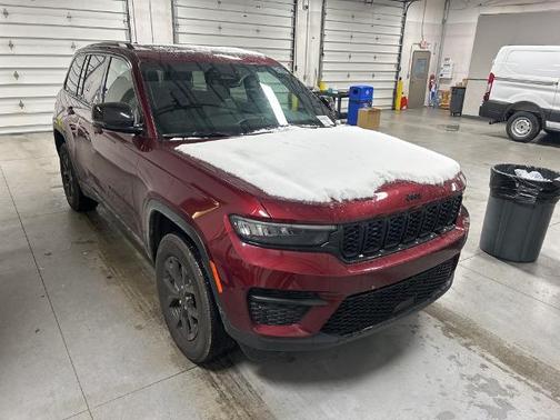 2024 Jeep Grand Cherokee LAREDO