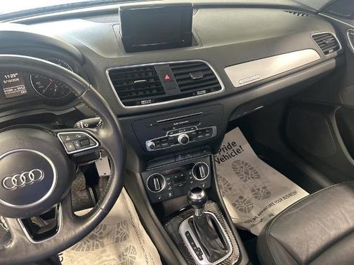 Utopia Blue Metallic 2017 Audi Q3 2.0T QUATTRO PREMIUM