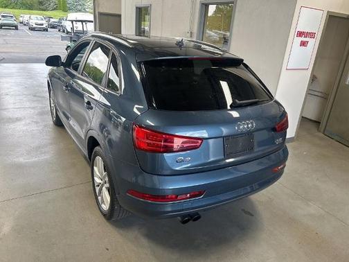 Utopia Blue Metallic 2017 Audi Q3 2.0T QUATTRO PREMIUM