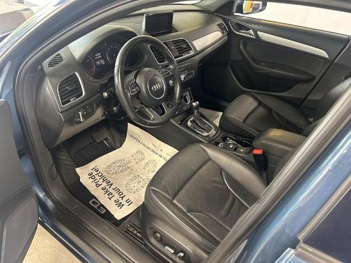 Utopia Blue Metallic 2017 Audi Q3 2.0T QUATTRO PREMIUM