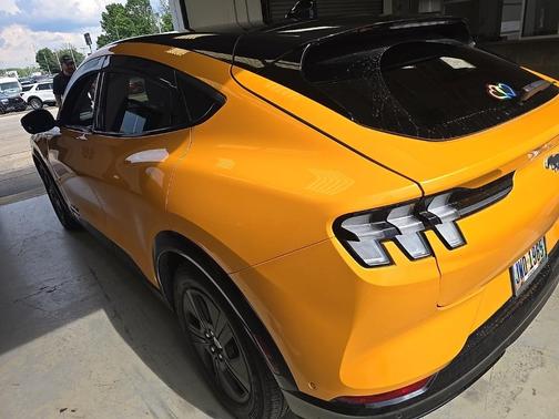 2022 Ford Mustang Mach-E California Route 1