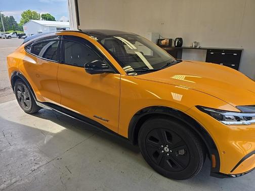 2022 Ford Mustang Mach-E California Route 1