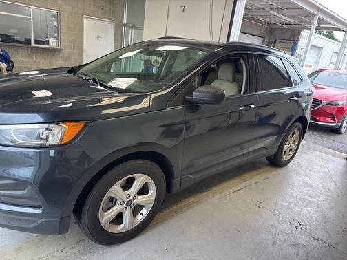 2022 Ford Edge SE
