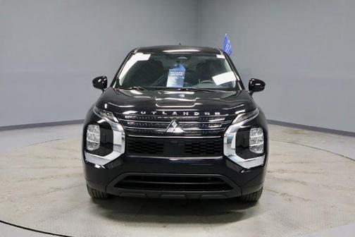 2024 Mitsubishi Outlander ES