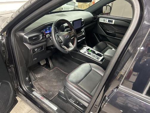 2024 Ford Explorer ST-LINE