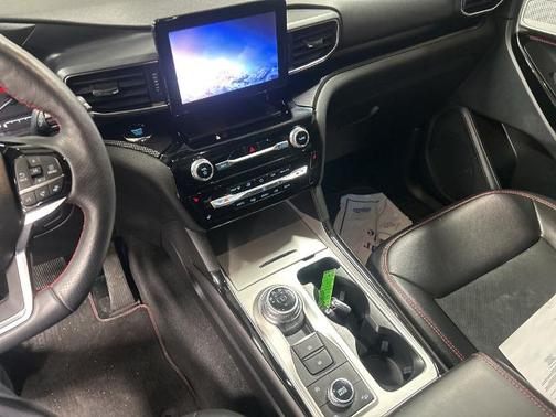 2024 Ford Explorer ST-LINE