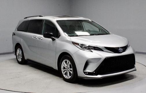 2022 Toyota Sienna XSE 7 PASSENGER