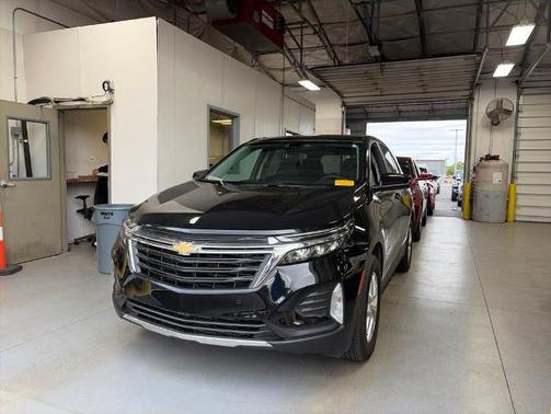 Mosaic Black Metallic 2024 Chevrolet Equinox LT