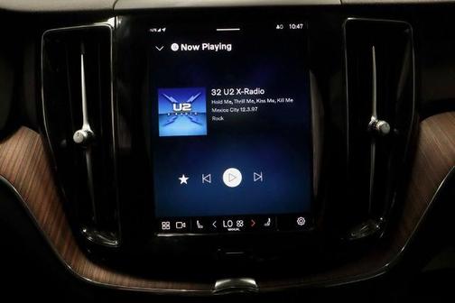 Crystal White Metallic 2023 Volvo XC60 B5 PLUS BRIGHT THEME