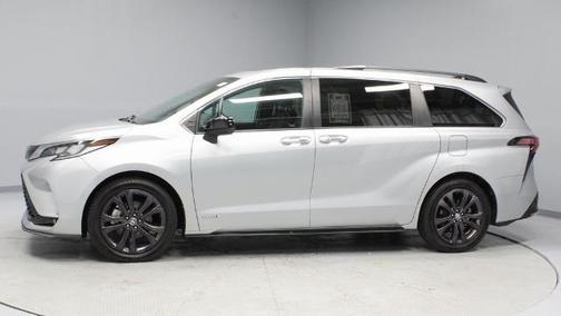 2021 Toyota Sienna XSE 7 PASSENGER