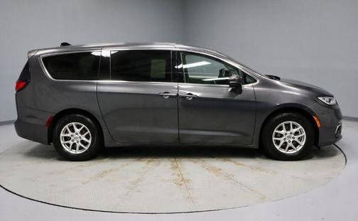 Granite Crystal Clearcoat Metallic 2023 Chrysler Pacifica TOURING L