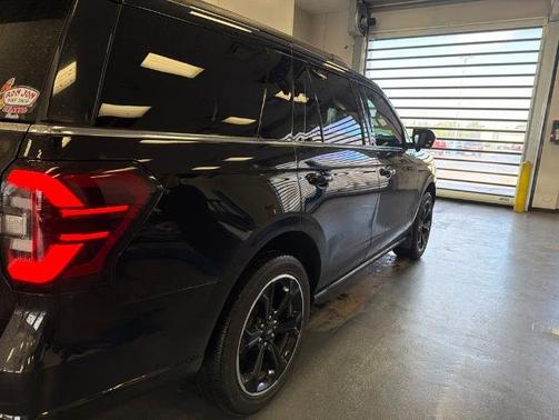 AGATE BLACK METALLIC 2023 Ford Expedition LIMITED