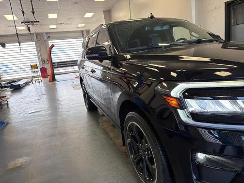 AGATE BLACK METALLIC 2023 Ford Expedition LIMITED