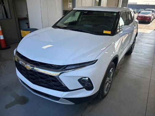 Summit White 2025 Chevrolet Blazer LT
