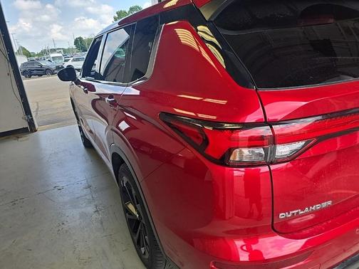 2022 Mitsubishi Outlander Black Edition