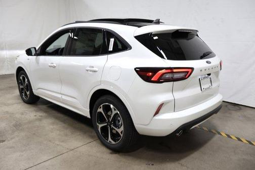 2025 Ford Escape ST-Line Elite