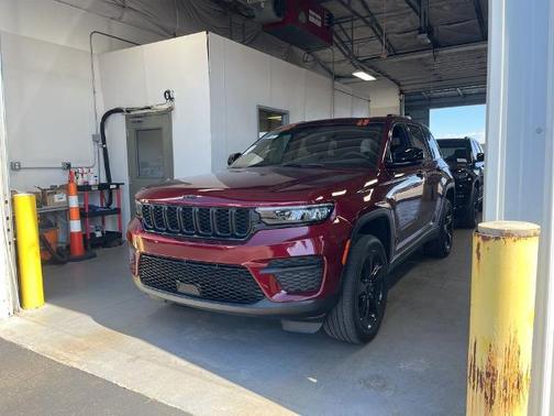 2023 Jeep Grand Cherokee LAREDO