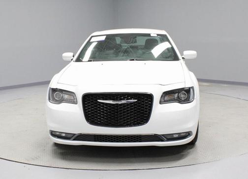 2019 Chrysler 300 S
