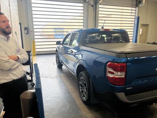 VELOCITY BLUE METALLIC 2022 Ford Maverick XLT