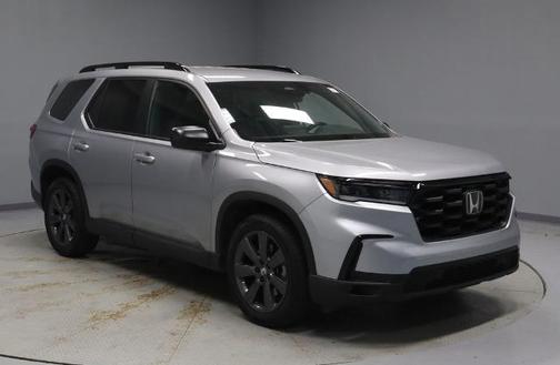 Lunar Silver Metallic 2025 Honda Pilot SPORT