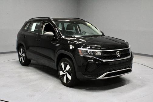 Deep Black Pearl Effect 2023 Volkswagen Taos 1.5T S