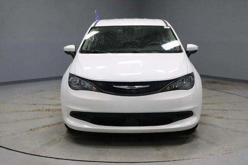 Bright White Clearcoat 2023 Chrysler Voyager LX