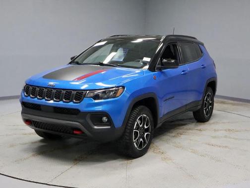 Hydro Blue Pearlcoat 2025 Jeep Compass TRAILHAWK