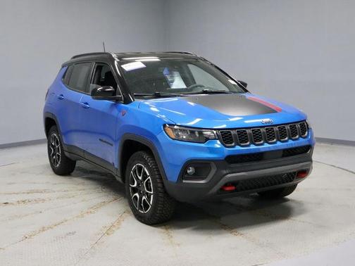Hydro Blue Pearlcoat 2025 Jeep Compass TRAILHAWK