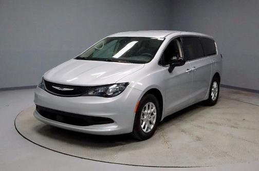 2024 Chrysler Voyager LX