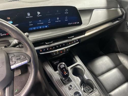 2024 Cadillac XT4 LUXURY