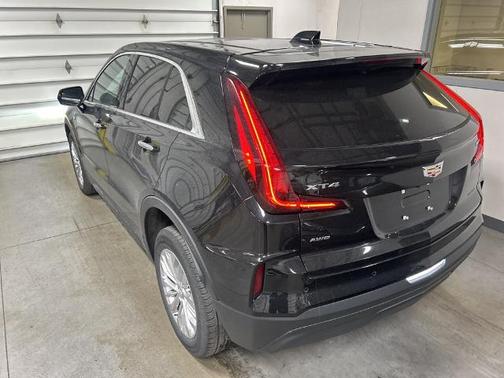 2024 Cadillac XT4 LUXURY