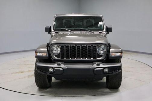 Granite Crystal Clearcoat Metallic 2024 Jeep Gladiator SPORT