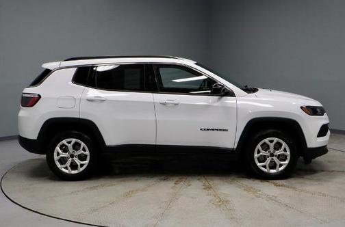 2025 Jeep Compass LATITUDE