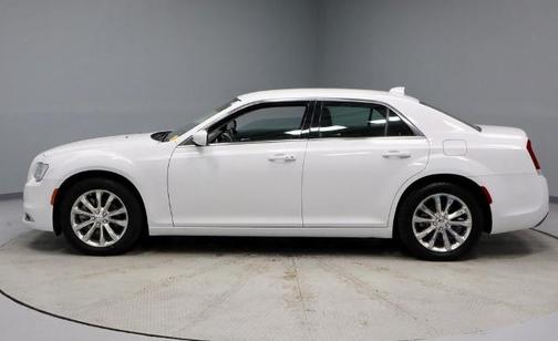 2022 Chrysler 300 TOURING