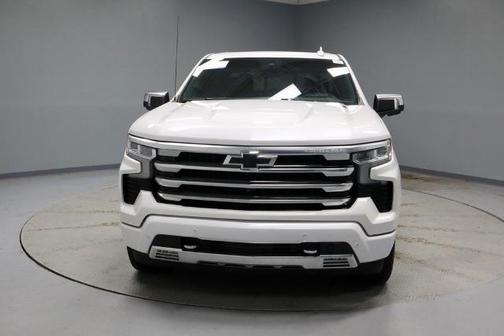 Iridescent Pearl Tricoat 2023 Chevrolet Silverado 1500 HIGH COUNTRY