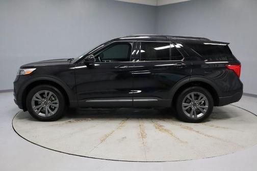 AGATE BLACK METALLIC 2024 Ford Explorer XLT