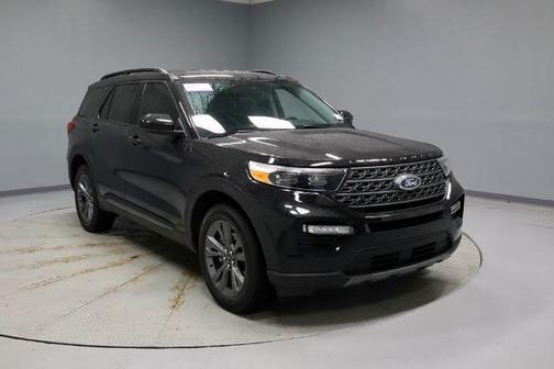 AGATE BLACK METALLIC 2024 Ford Explorer XLT
