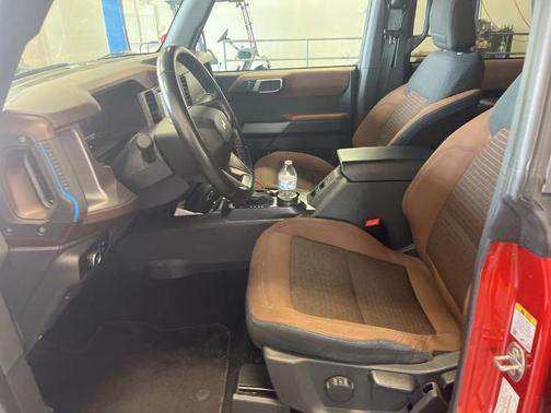 HOT PEPPER RED MET TINT CC 2023 Ford Bronco OUTER BANKS