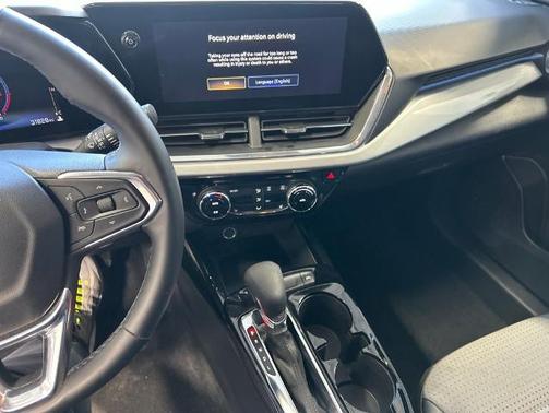 Mosaic Black Metallic 2025 Chevrolet Trax LT