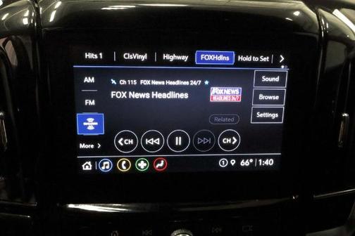Mosaic Black Metallic 2022 Chevrolet Traverse LT LEATHER