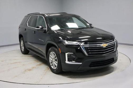 Mosaic Black Metallic 2022 Chevrolet Traverse LT LEATHER