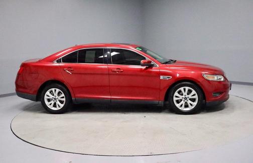 2011 Ford Taurus SEL
