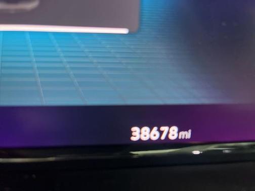 Pure White 2025 Volkswagen Atlas 2.0T SE W/ TECHNOLOGY