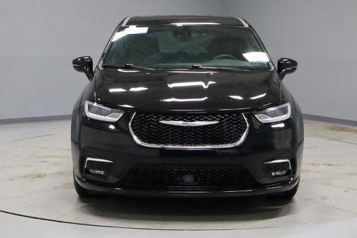 Diamond Black 2025 Chrysler Pacifica SELECT