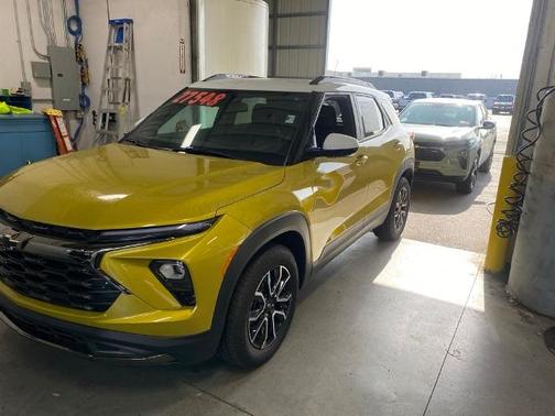 Nitro Yellow 2024 Chevrolet Trailblazer ACTIV